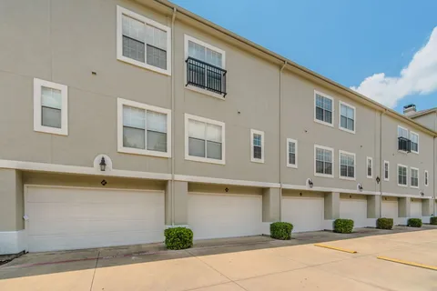 Monticello Oaks Townhomes - Photo 19 of 33